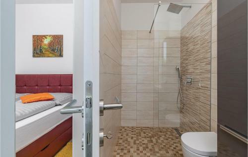 Four-bedroom Holiday Home In Cervar