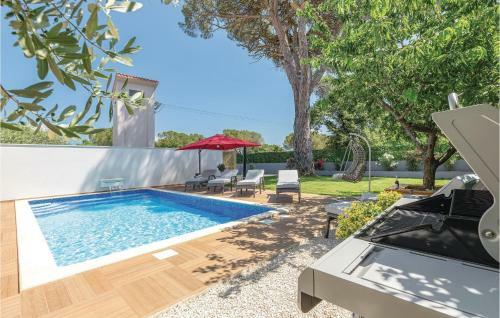 Four-bedroom Holiday Home In Cervar