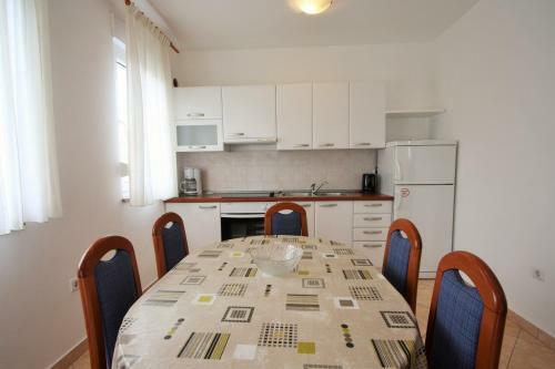 Apartment Bilic With Balcony