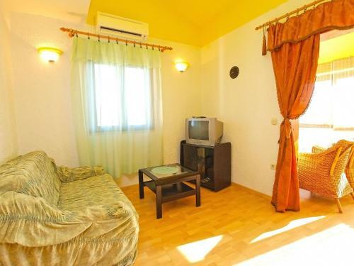 Apartments Alma 879