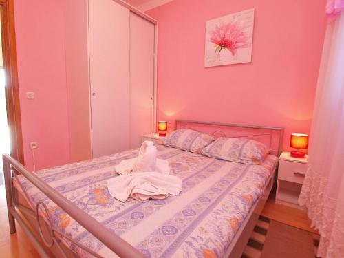 Apartments Alma 879