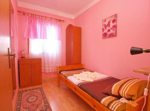 Apartments Alma 879