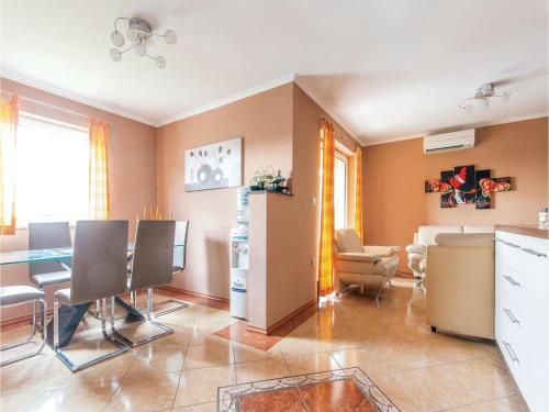 Three-bedroom Holiday Home In Porec