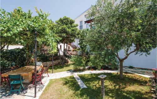 Two-bedroom Apartment In Posedarje