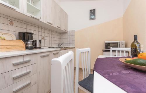 One-bedroom Apartment In Posedarje