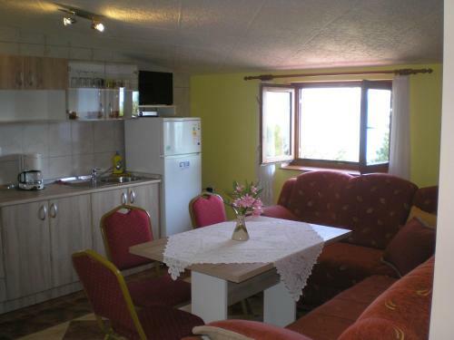 Hostal Pansion Adria Haus