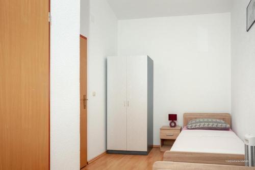 Apartments By The Sea Posedarje (novigrad) - 6190