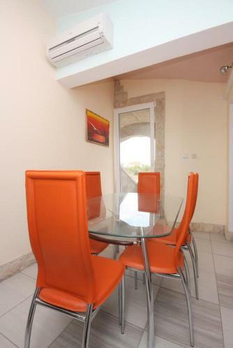 Apartments With A Swimming Pool Podgradina (novigrad) - 6198