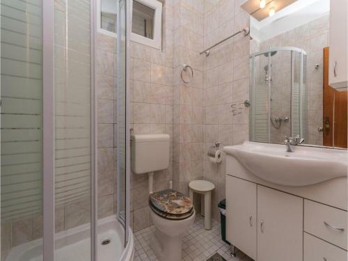 Two-bedroom Apartment In Posedarje