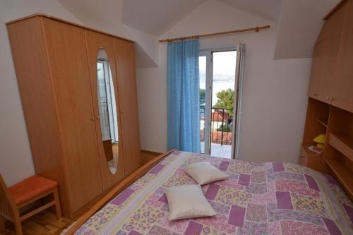 Apartment Postira 2910d