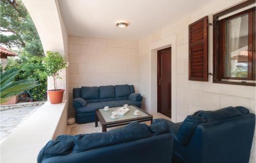 Five-bedroom Holiday Home In Postira