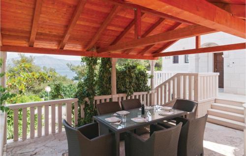 Five-bedroom Holiday Home In Postira
