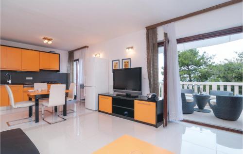 Five-bedroom Holiday Home In Postira