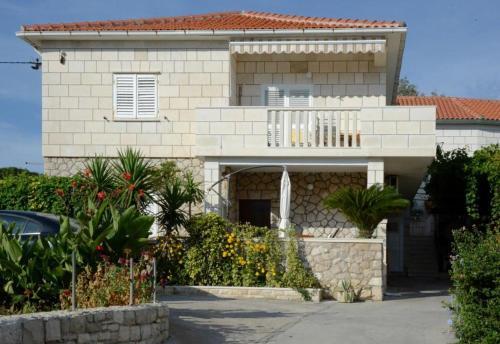 Apartment Postira 12291a