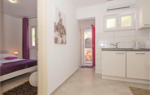 Holiday Home Peljesac-dingac-potocine With Outdoor Pool