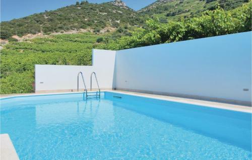 Holiday Home Peljesac-dingac-potocine With Outdoor Pool