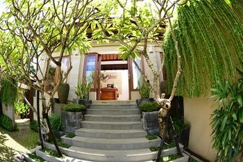 Hotel Nyuh Bali Villas