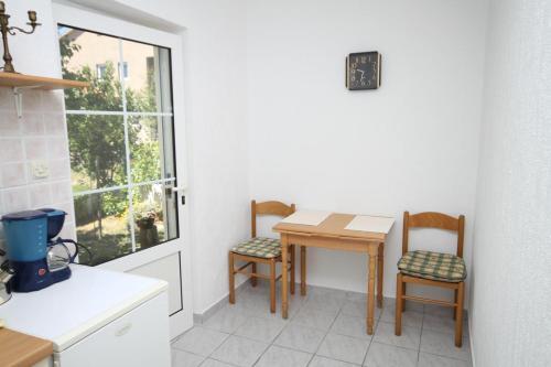 Apartment Povljana 232a