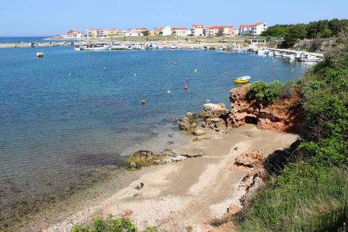 Hostal Quadruple Room Povljana 6476c