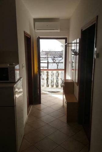 Apartment Povljana 6468a