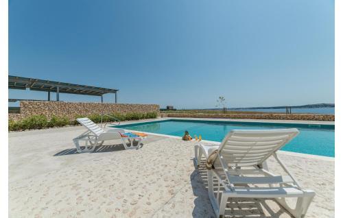 Apartment Povljana With Sea View II