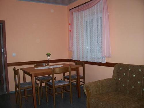 Apartment Povljana 233b