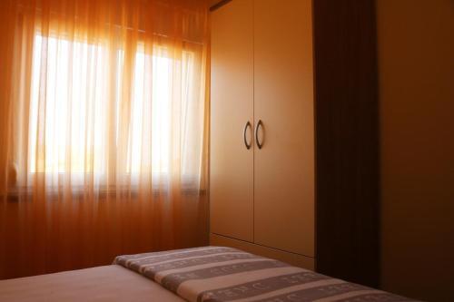 Apartment Povljana 6298b