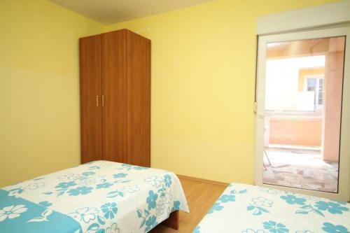 Apartment Povljana 7505c