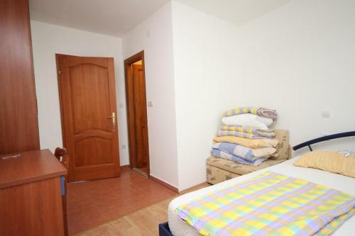 Apartment Povljana 3316a