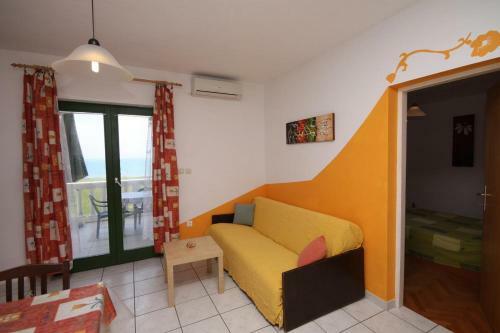 Apartment Povljana 6502a