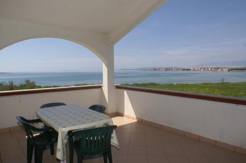 Apartment Povljana 230c