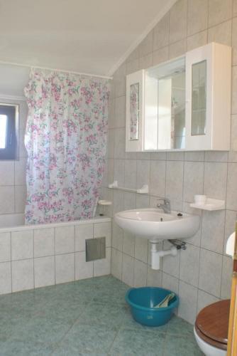Apartment Povljana 230c
