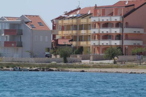 Apartment Povljana 3316d