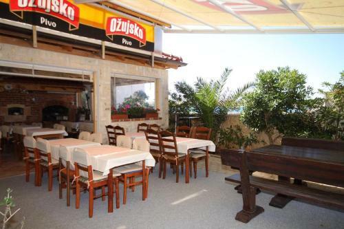 Apartment Povljana 3316d