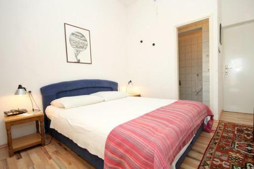 Hostal Double Room Preko 8180i