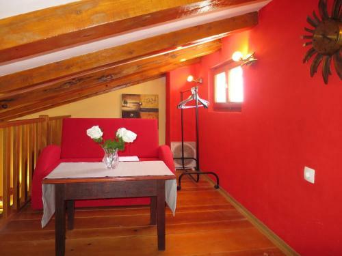 Holiday Home Marija (ugl305)