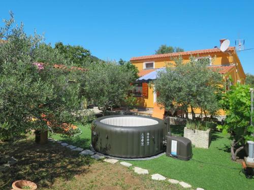 Holiday Home Marija (ugl305)