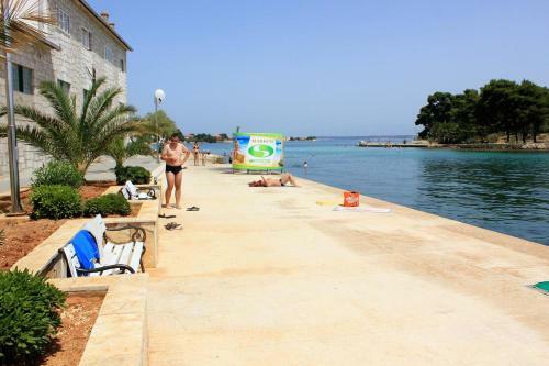 Hostal Double Room Preko 8180g
