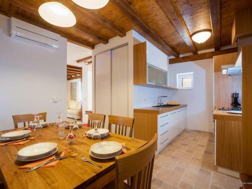 Holiday House With A Swimming Pool Preko (ugljan) - 14707