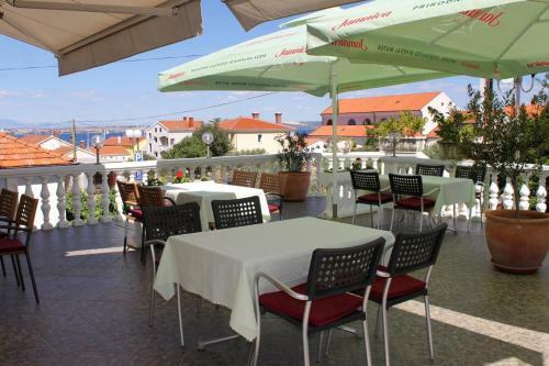 Hostal Twin Room Preko 8180j