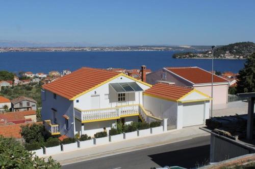Apartment Preko 8417c