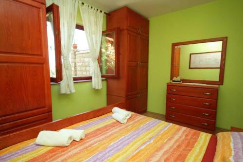 Apartments With A Parking Space Preko (Ugljan) - 8428