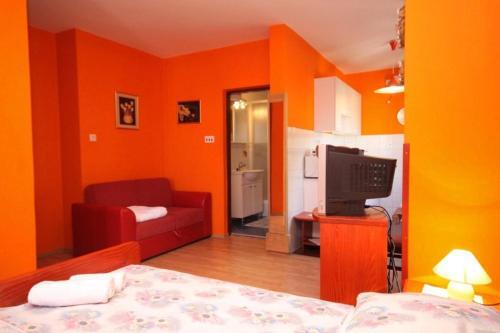 Apartments With A Parking Space Preko (Ugljan) - 8428