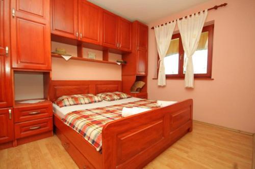 Apartments With A Parking Space Preko (Ugljan) - 8428