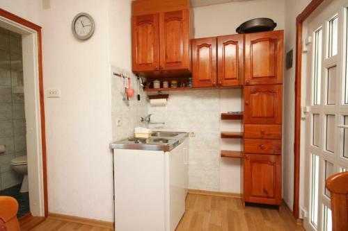 Apartments With A Parking Space Preko (ugljan) - 8224