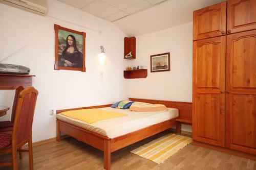 Apartments With A Parking Space Preko (ugljan) - 8224