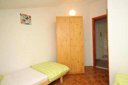 Apartments With A Parking Space Preko (ugljan) - 8179