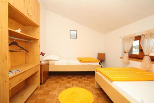 Apartments With A Parking Space Preko (ugljan) - 8179