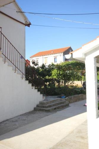 Apartments With A Parking Space Preko (ugljan) - 8179