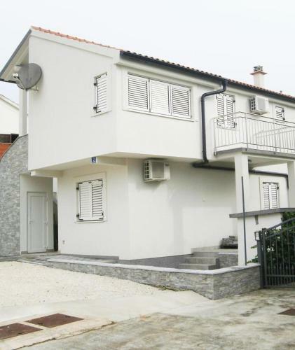 Apartment Preko 15669b